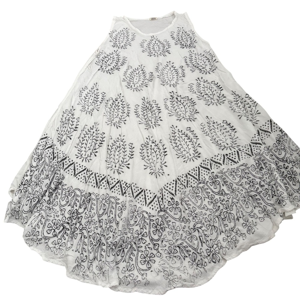 Maga Distributors White Black Block Print Rayon Sleeveless Boho Dress One Size‎